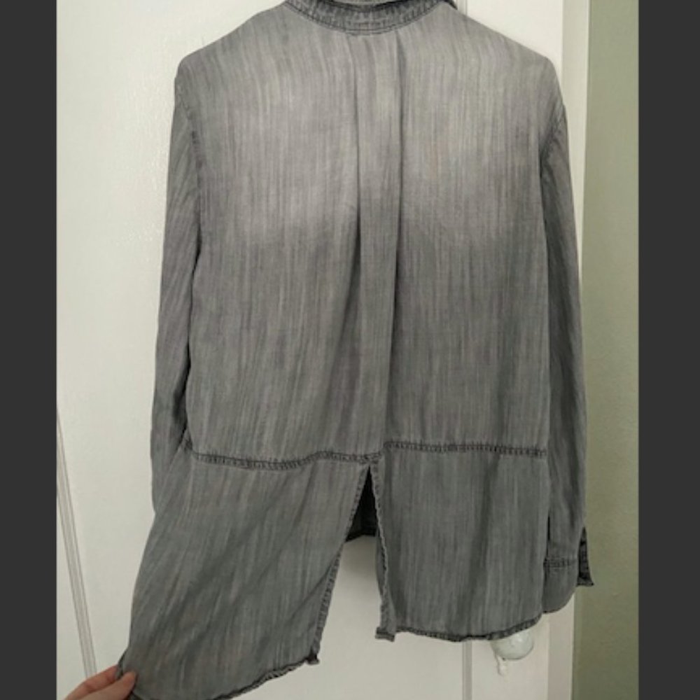 Side Stitch Grey Collared Button Up Shirt Size Small - Picture 3 of 3